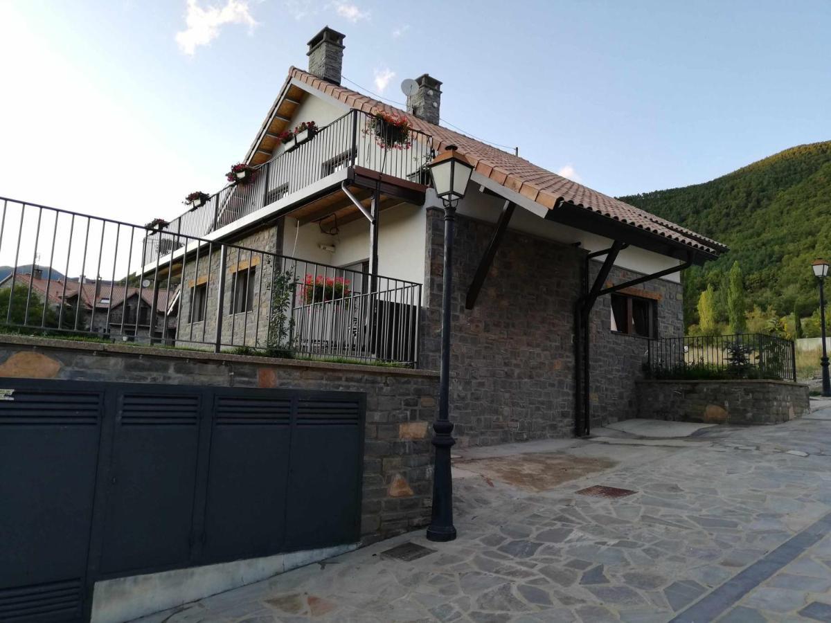 Casa Cotefablo Aloj Sorrosal Gavin Biescas Apartment Bagian luar foto